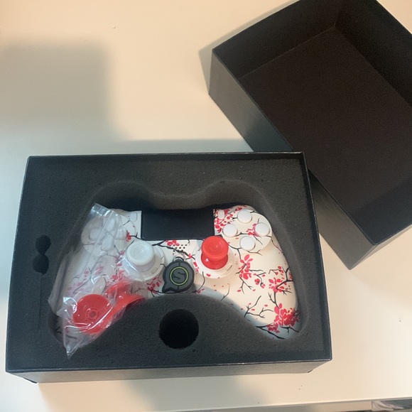 Cherry Blossom Scuf Impact Controller - Picture 4 of 5